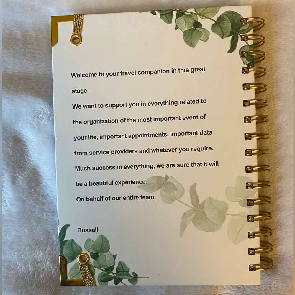 Comprehensive Wedding Planner Book - Picture 5 of 6